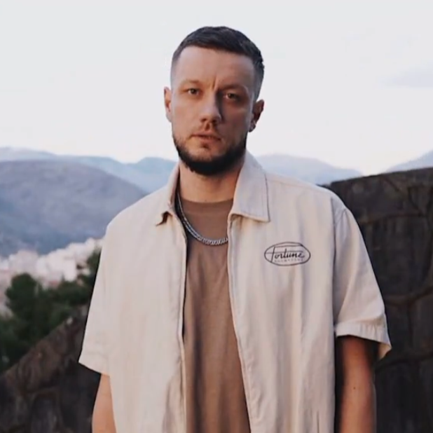 HISTORICAL ERA TRANSFORMATION transformation - original input image showing the starting point